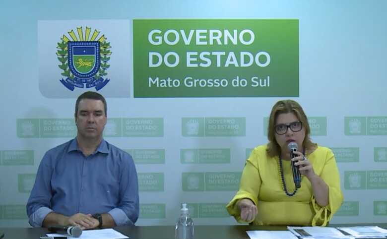 O secret&aacute;rio Eduardo Riedel e a secret&aacute;ria-adjunta de Sa&uacute;de, Cristhinne Maymone