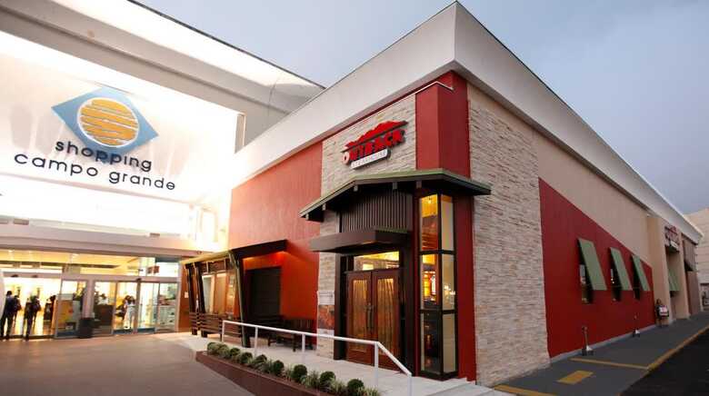 Alguns servi&ccedil;os esssencias como, farm&aacute;cia e suspermercado, permanesceram atendendo o p&uacute;blico