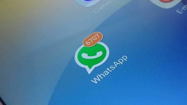 Aplicativo whatsapp na tela do celular