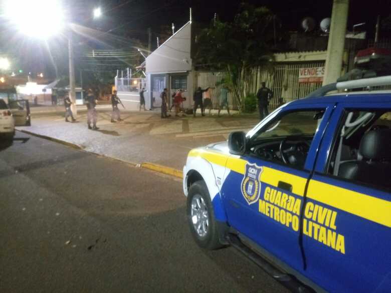 Agentes da Guarda Civil Metropolitana durante dilig&ecirc;ncias na regi&atilde;o central