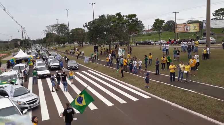 Foto antiga de manifesta&ccedil;&atilde;o realizada na Afonso Pena