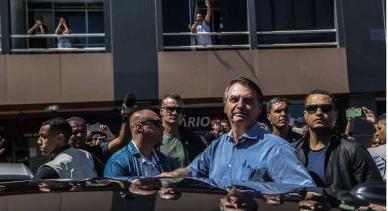 Presidente Jair Bolsonaro aproveitou o passeio para falar com eleitores