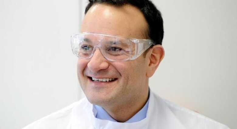 Leo Varadkar reativou licen&ccedil;a h&aacute; um m&ecirc;s e vai atuar em consultas via telefone