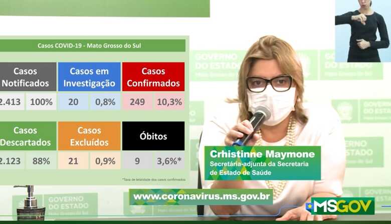 A secret&aacute;ria-adjunta de Sa&uacute;de, Christine Maymone, durante a live desta manh&atilde;