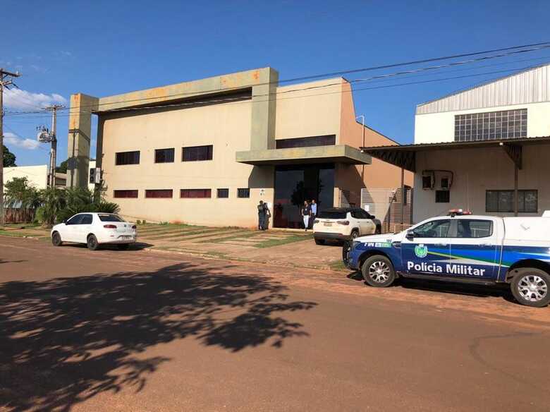 A desobediência prevê pena de detenção de um mês a um ano, e multa