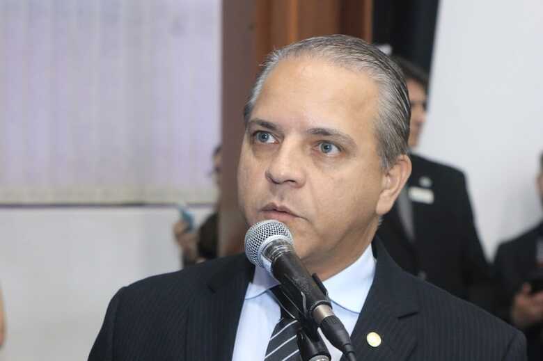 Na foto o deputado estadual Coronel David