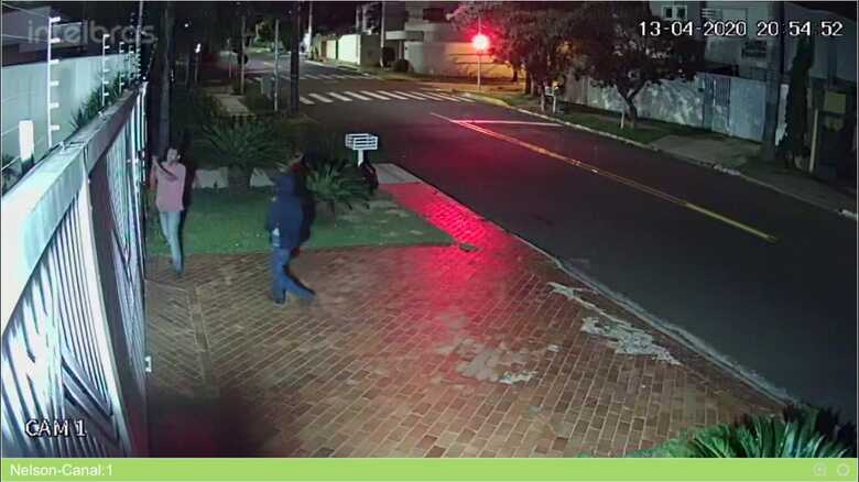 Imagem feita por camera de seguran&ccedil;a que flagrou atua&ccedil;&atilde;o dos criminosos