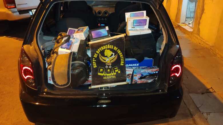 De acordo com a Pol&iacute;cia Militar os celular seriam vendidos no Camel&oacute;dromo na capital