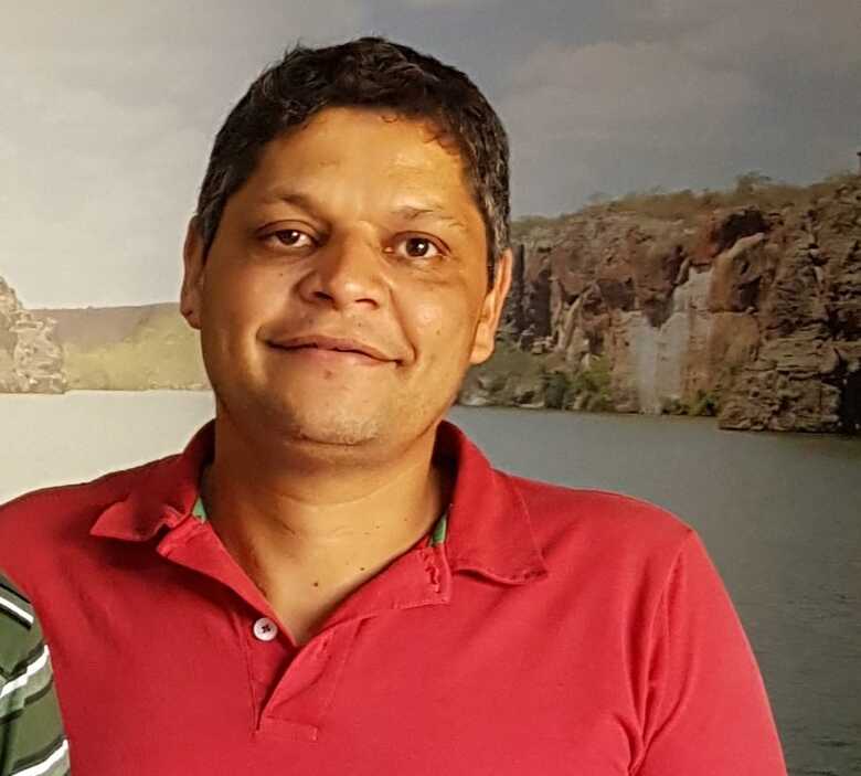 Roney Belarmino Pinheiro saiu da casa do amigo na &uacute;ltima quinta com seu Uno preto e n&atilde;o foi mais visto