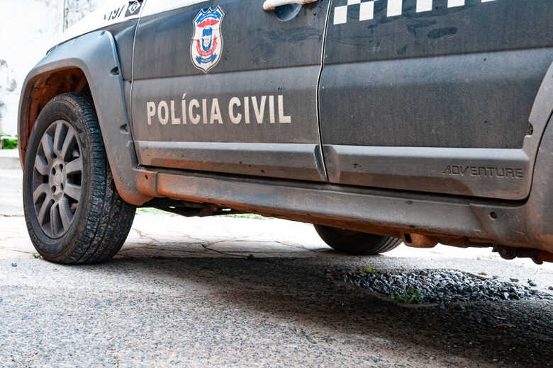 A Polícia Civil de Várzea Grande, prendeu o autor que pussuia mandado de prisão aberto