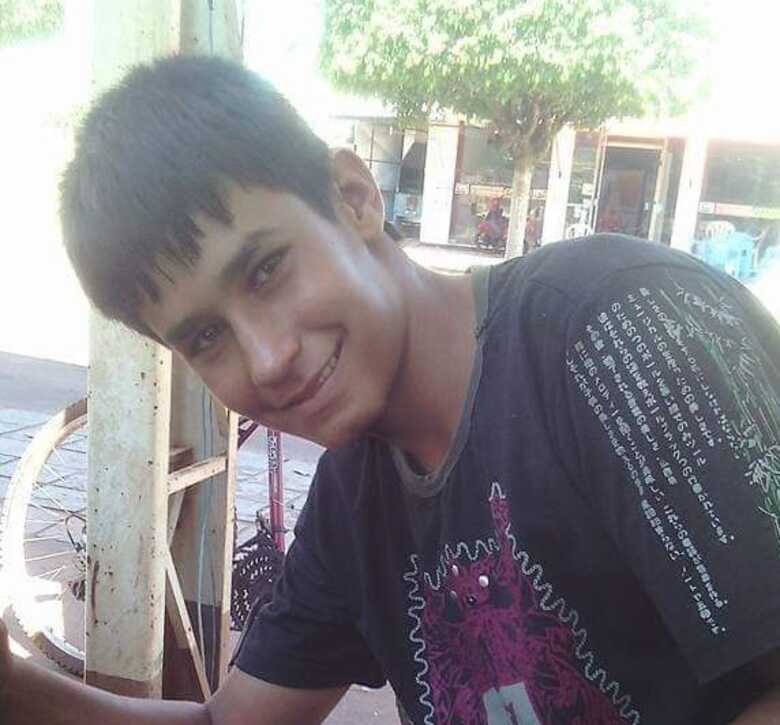 Kenidy Ertes Goudim , 16 anos, desaparecido desde sábado (28)