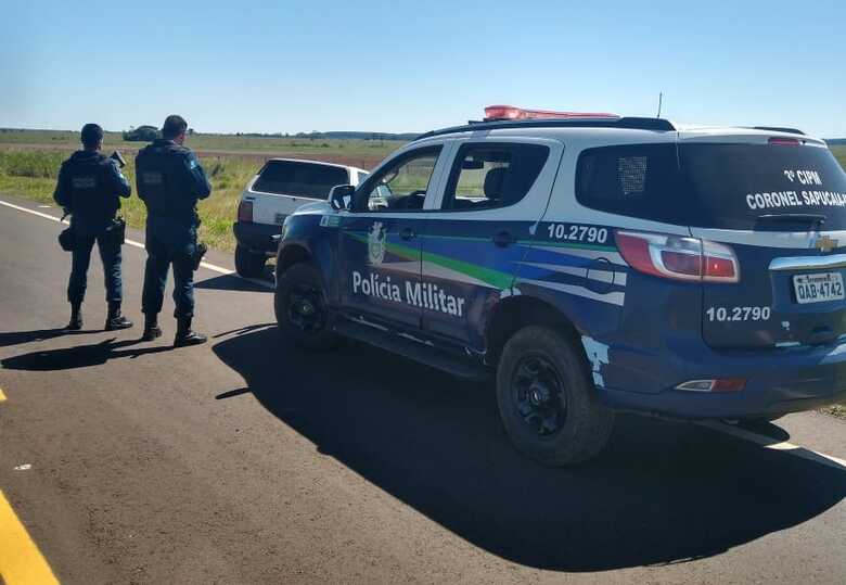 O caro saiu da rodovia ao tentar realizar o retorno