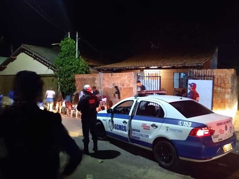 Agentes da Guarda Civil Metropolitana (GCM) durante a opera&ccedil;&atilde;o "Toque de Recolher"