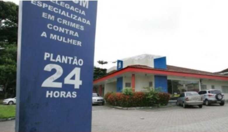 A ocorr&ecirc;ncia foi registrada na Delegacia Especializada de Crimes Contra a Mulher (DECCM)