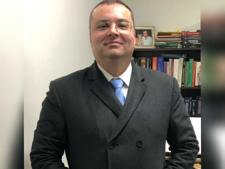 Dr. Rodrigo Dalpiaz Dias &eacute; o novo juiz membro substituto no TRE-MS