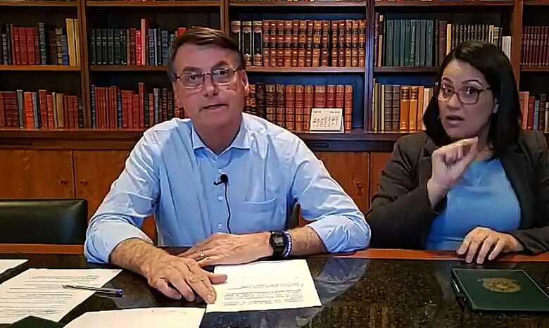 Presidente voltou criticar a ado&ccedil;&atilde;o dessas medidas e avaliou que elas n&atilde;o fizeram efeito na conten&ccedil;&atilde;o da curva de contamina&ccedil;&atilde;o