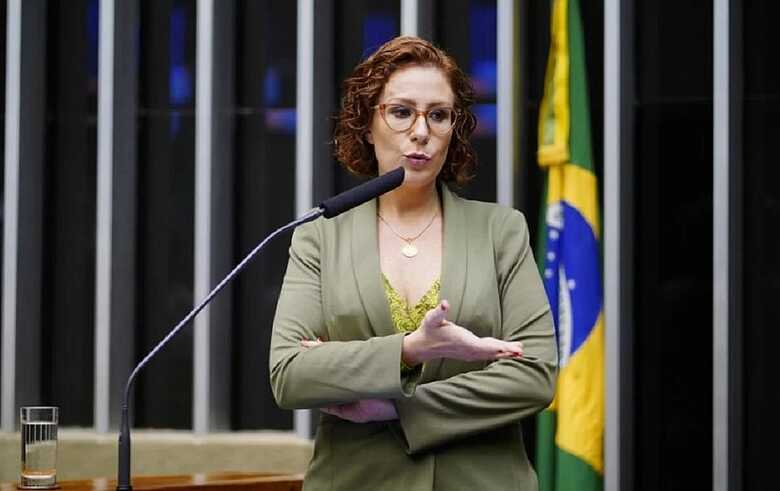 A troca de mensagens foi incluída no inquérito que apura se Bolsonaro tentou interferir na PF