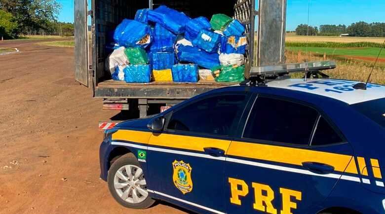 O caminhão foi carregado com a droga em Ponta Porã
