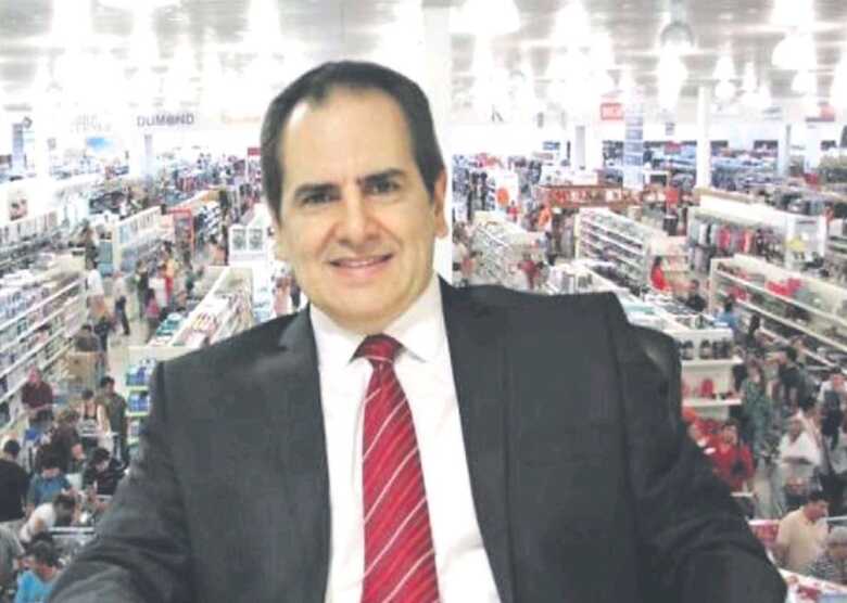 Na foto o diretor do Shopping China Importados, Felipe Cogorno
