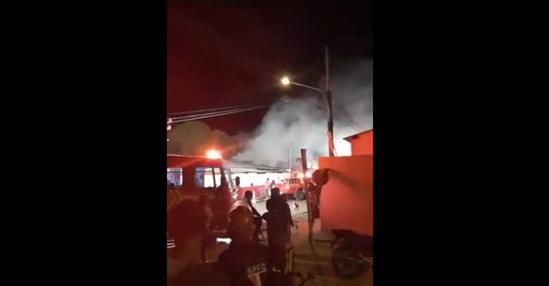 Ainda não se sabe o que ocasionou o incêndio