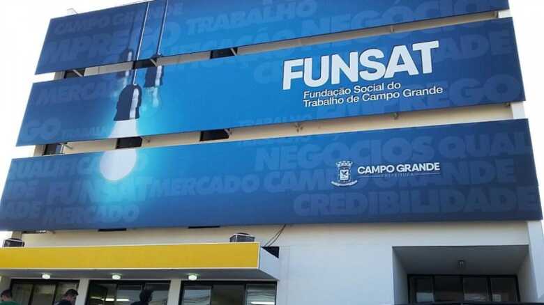 Fundação Social do Trabalho, localizada na Rua 14 de Julho, nº 992, Vila Glória