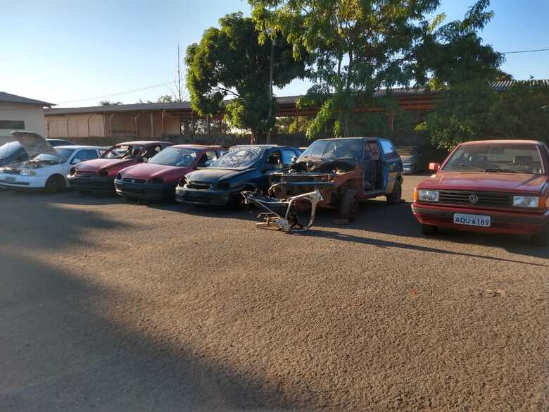 O local foi fechado pela Delegacia Especializada de Repress&atilde;o a Roubos e Furtos de Ve&iacute;culos (DEFURV)