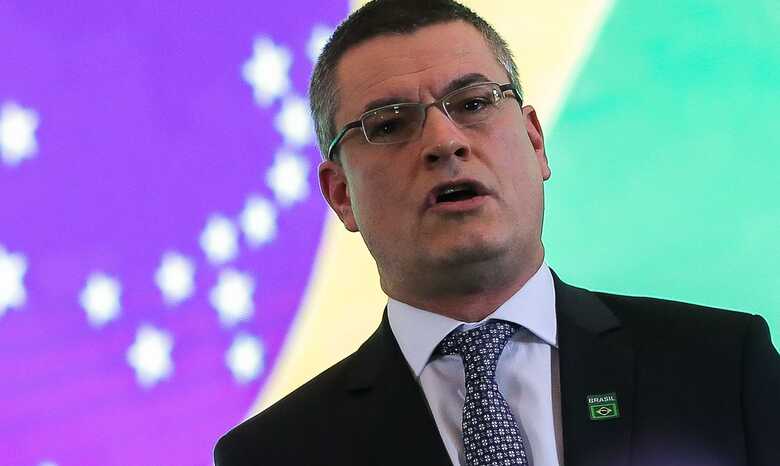 Valeixo &eacute; ouvido pelos investigadores que atuam no inqu&eacute;rito que apura suposta interfer&ecirc;ncia pol&iacute;tica do presidente Jair Bolsonaro na PF