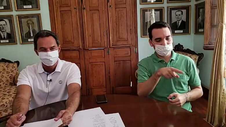 'Cada vez mais as pessoas est&atilde;o se aglomerando, colocando em risco a vida delas e dos familiares', falou Marquinhos