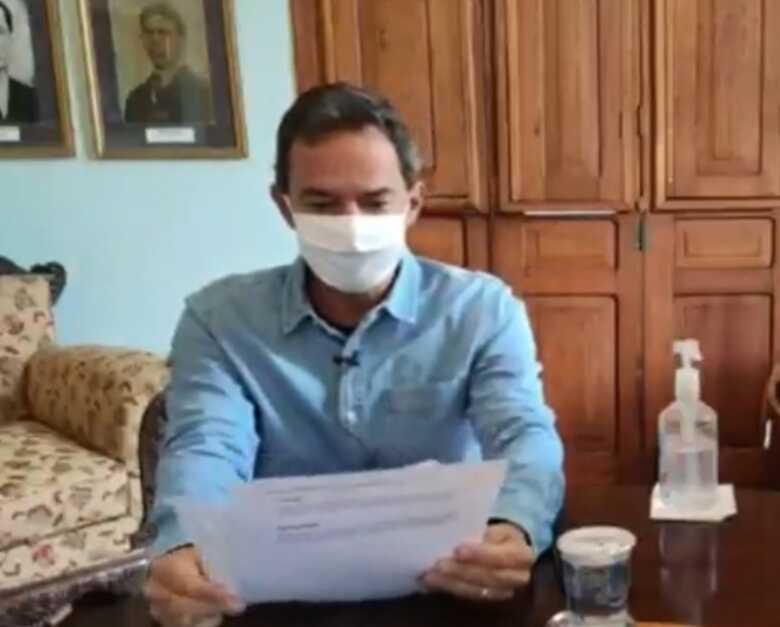 Prefeito aguarda socorro federal para pagar a folha, referente a maio, em dia