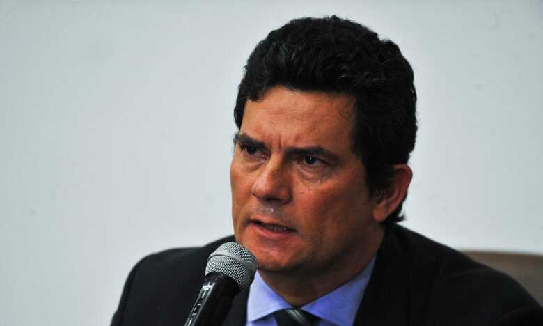 Moro dep&ocirc;s &agrave; Pol&iacute;cia Federal em Curitiba, no s&aacute;bado (2), por mais de oito horas