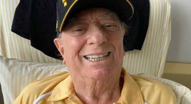 Apresentador, de 82 anos, foi internado em hospital de SP, nesse sábado (2)