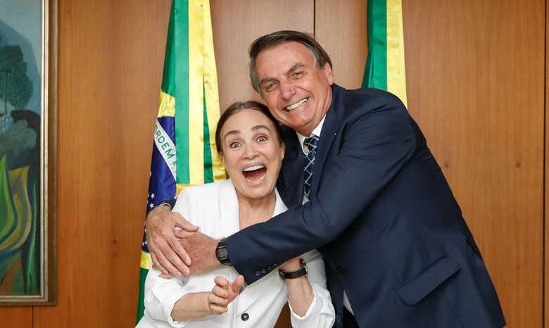 Regina Duarte ao lado do presidente Jair Bolsonaro