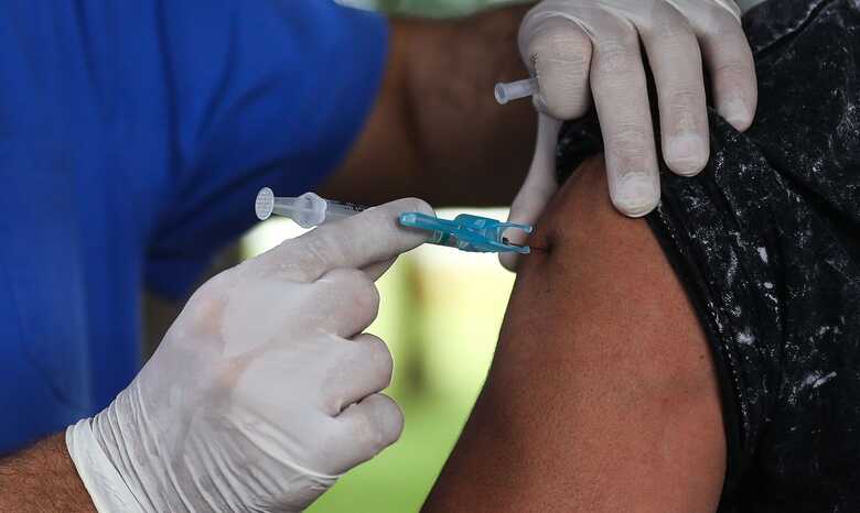 Prorrogação da campanha se deve ao baixo índice de vacinação de grupos prioritários