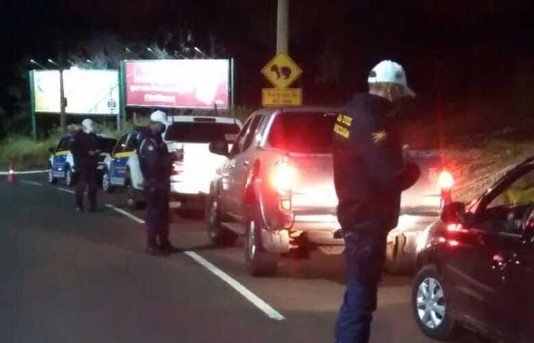 Agentes da Guarda Civil Metropolitana (GCM) durante a opera&ccedil;&atilde;o "Toque de Recolher"
