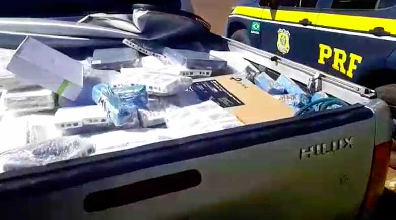 Suspeitos, os veículos e as mercadorias foram encaminhados para a sede da PR em Dourados