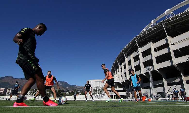 Jogadores do Botafogo na volta dos treinos
