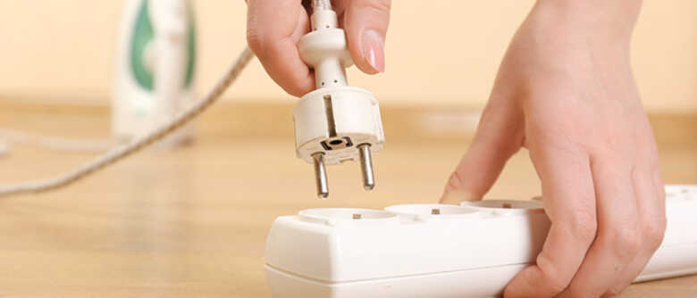 Tirar carregador da tomada pode evitar fuga de energia