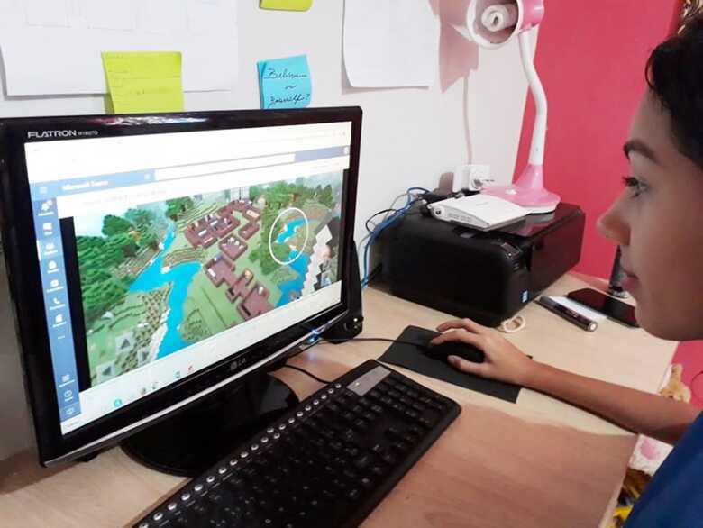 O colégio quer estimular o envolvimento dos estudantes com as tarefas escolares em uma realidade de ensino a distância