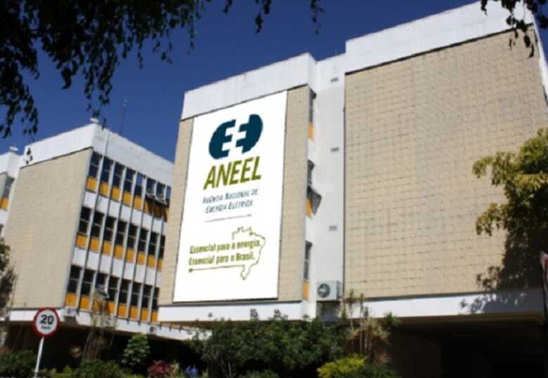 A Aneel abriu consulta p&uacute;blica para debater como ser&aacute; feita, de modo gradual, a volta de corte do fornecimento de energia para inadimplentes