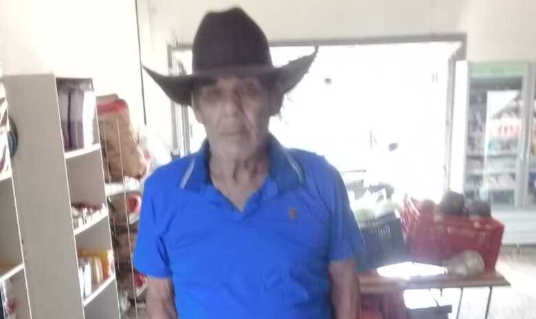 Na foto est&aacute; Adir Flores Rodrigues, 77 anos, desaparecido desde o &uacute;ltimo s&aacute;bado (27)