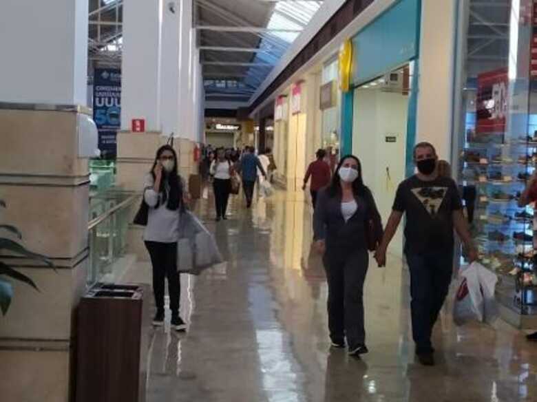 As duas atividades foram inclu&iacute;das na lista de atividades e servi&ccedil;os considerados n&atilde;o essenciais de m&eacute;dio risco