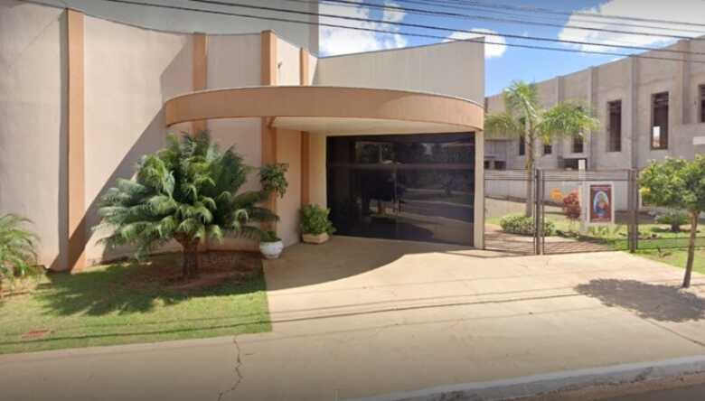 A igreja fica localizada na avenida Hiroshima, 1233, no Carand&aacute; Bosque