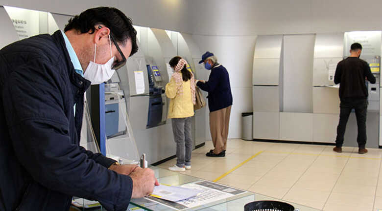 N&atilde;o correntistas do Banco do Brasil s&oacute; poder&atilde;o sacar o dinheiro no pr&oacute;ximo dia &uacute;til