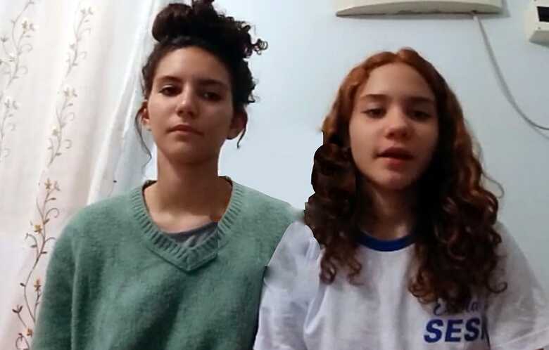 Alunas do Sesi fazem a leitura dos trechos de alguns poemas aos colegas da sala de aula virtual