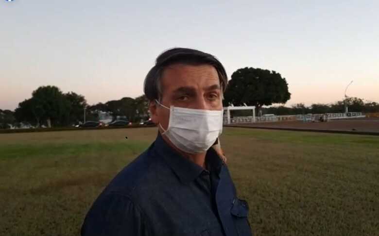 Presidente Jair Bolsonaro comentou sobre o medicamento em vídeo de atualização de seu tratamento contra o coronavírus