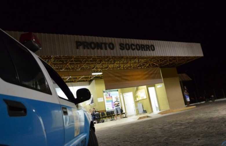 O homem foi socorrido e encaminhado para o Hospital Regional Álvaro Fontoura em Coxim