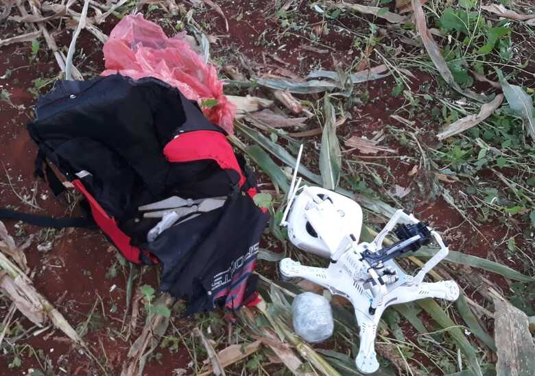 O trabalhou encontrou o equipamento enquanto realizava uma colheita