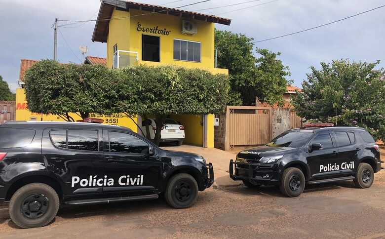 A dupla tamb&eacute;m &eacute; suspeita de falsifica&ccedil;&atilde;o de documento p&uacute;blico