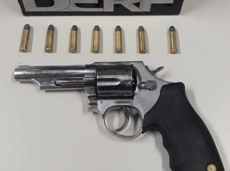 Preso informou que comprou o revólver por R$ 3 mil de um conhecido