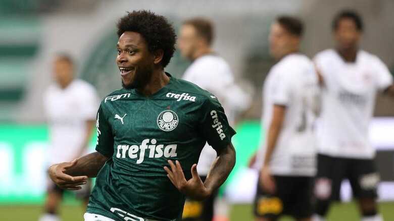 Luiz Adriano autor do 1º gol da partida